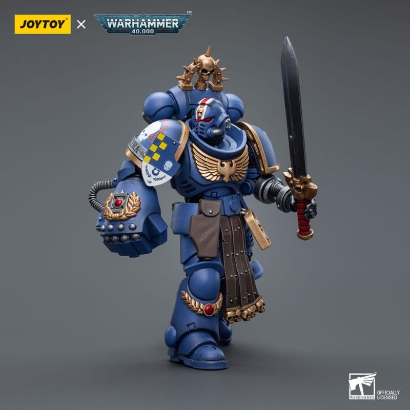 Warhammer 40k Action Figure 1/18 Ultramarines Lieutenant with Power Fist 12 cm