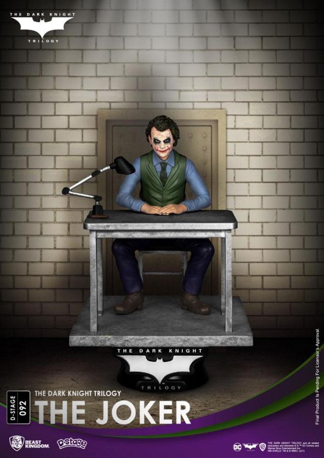 DC Comics: The Dark Knight The Joker 16 cm PVC Diorama - Beast Kingdom Toys