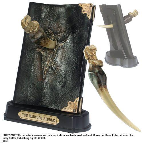 Harry Potter: Basilisk Fang and Tom Riddle Diary 1/1 Replica - Noble Collection