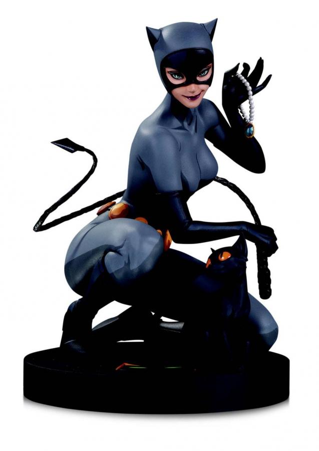 DC Designer Series Statue Catwoman by Stanley "Artgerm" Lau 19 cm