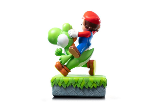 Super Mario Statue Mario & Yoshi 48 cm 4