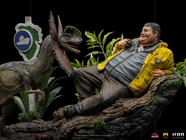 Jurassic Park: Dennis Nedry meets the Dilophosaurus 1/10 Art Scale Statue - Iron Studios