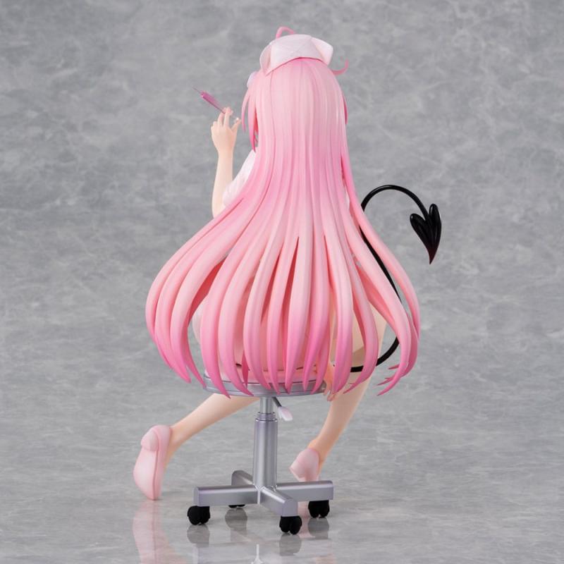 To Love-Ru Darkness Statue PVC Lara Satalin Deviluke Nurse Cos 26 cm