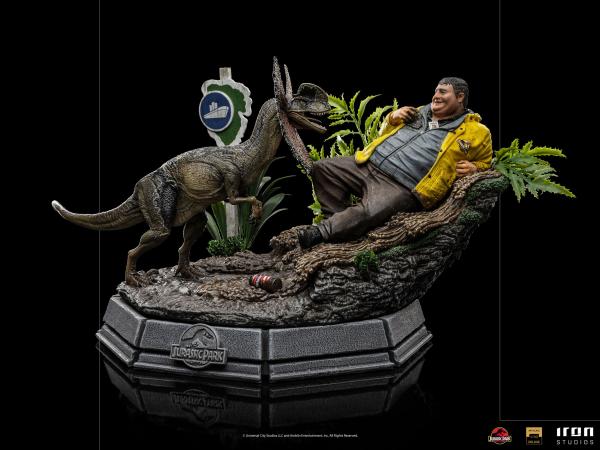 Jurassic Park: Dennis Nedry meets the Dilophosaurus 1/10 Art Scale Statue - Iron Studios