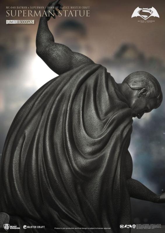 Batman v Superman Dawn Of Justice: Superman 40 cm Statue - Beast Kingdom Toys