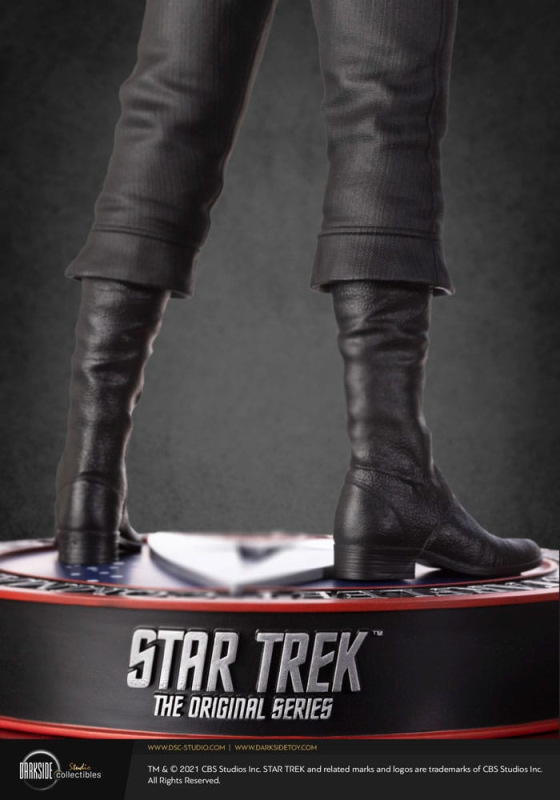 Star Trek Musuem Statue 1/3 Captain James T Kirk 64 cm 14