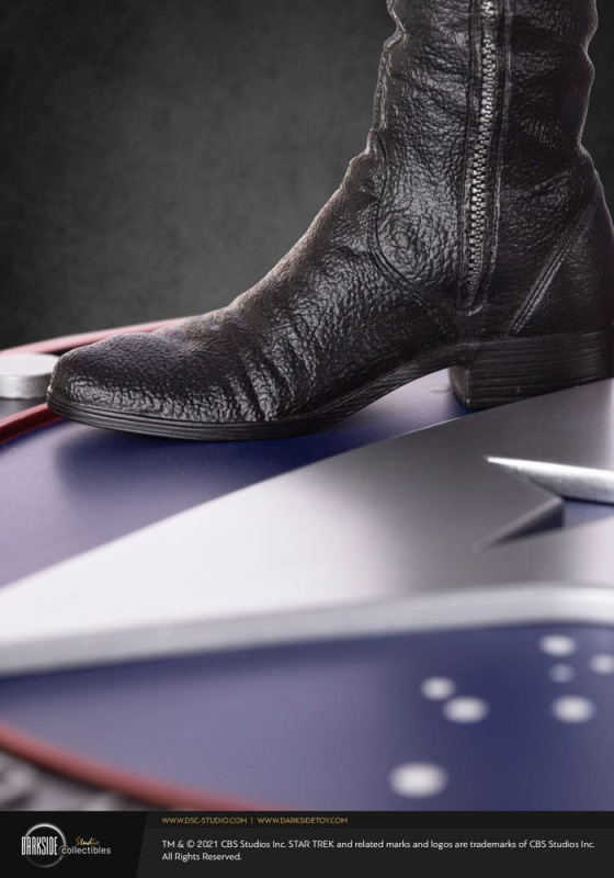 Star Trek Musuem Statue 1/3 Captain James T Kirk 64 cm 11