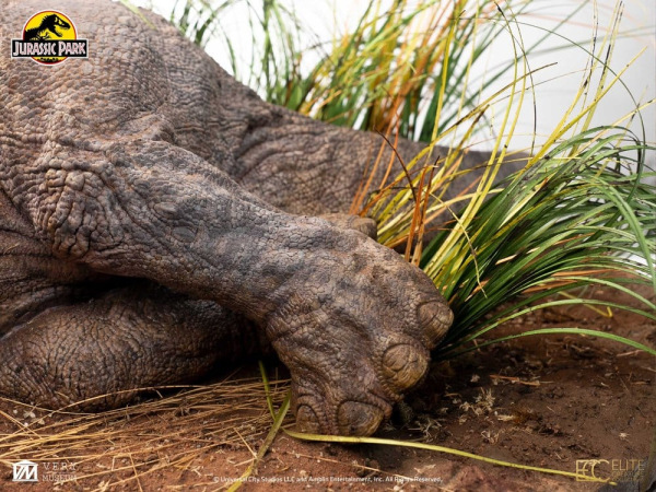 Jurassic Park Maquette 1/8 Sick Triceratops 96 cm 4