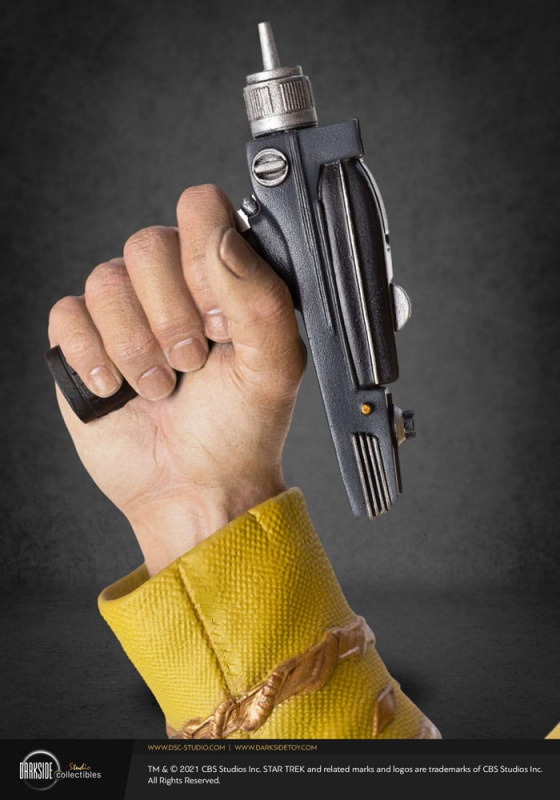 Star Trek Musuem Statue 1/3 Captain James T Kirk 64 cm 6