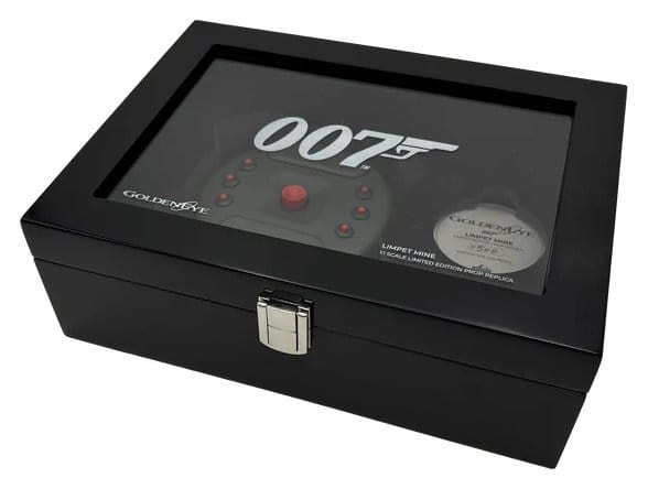 James Bond Prop Replica 1/1 GoldenEye Magnetic Limpet Mine 33 cm Limited Edition 6