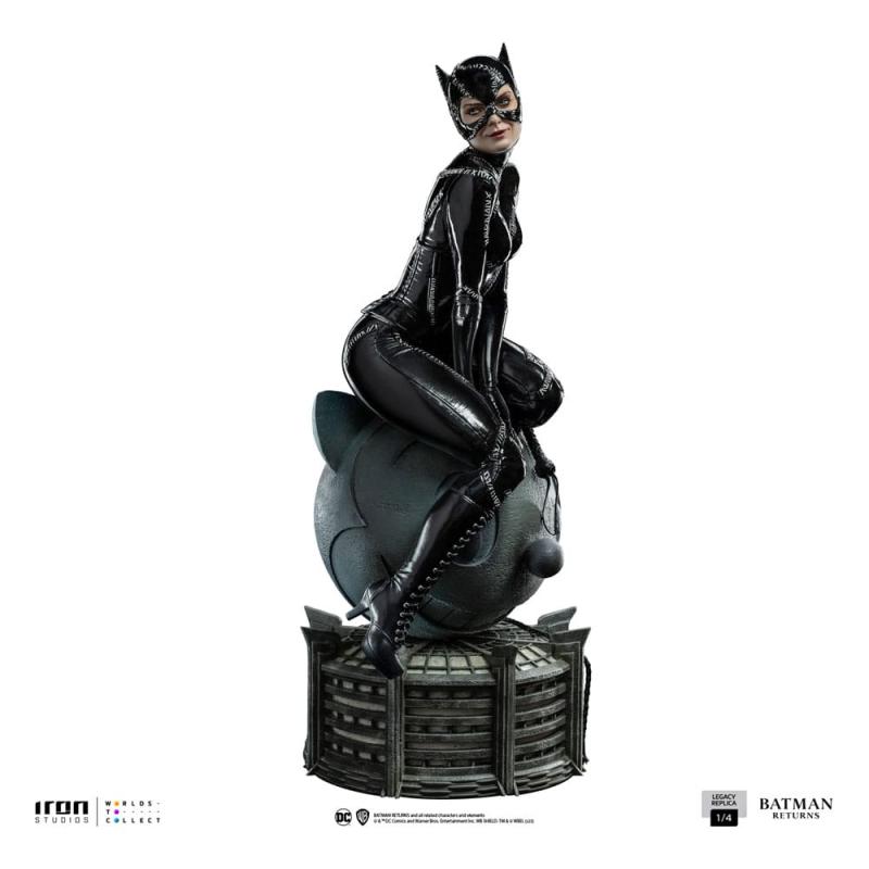 Batman Returns: Catwoman 1/4 Legacy Replica Statue - Iron Studios