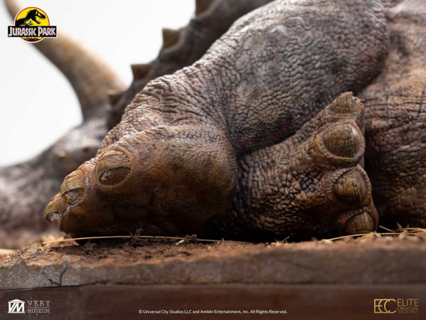 Jurassic Park Maquette 1/8 Sick Triceratops 96 cm 5