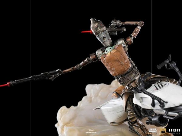 Star Wars The Mandalorian: IG-11 & The Child 1/10 Deluxe Art Scale Statue - Iron Studio