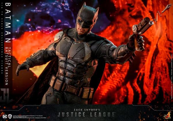 Zack Snyder`s Justice League: Batman (Tactical Batsuit) 1/6 Action Figure - Hot Toys