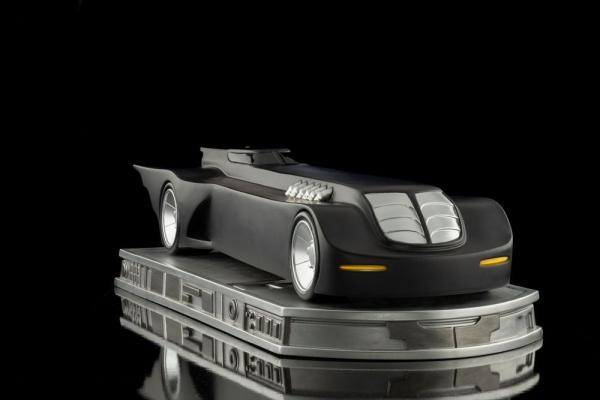 Batman The Animated Series 1992: Batmobile 1/10 Art Scale Statue - Iron Studios
