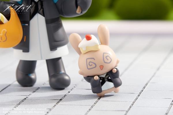 Arknights PVC Statue Mini Series Will You be Having the Dessert? Doctor 10 cm