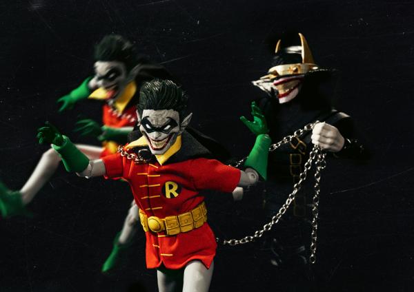 DC Comics: The Batman Who Laughs and his Rabid Robins DX 1/9 Action Figure - BKT