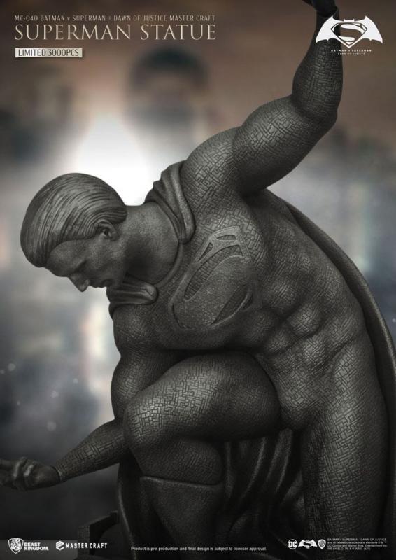 Batman v Superman Dawn Of Justice: Superman 40 cm Statue - Beast Kingdom Toys