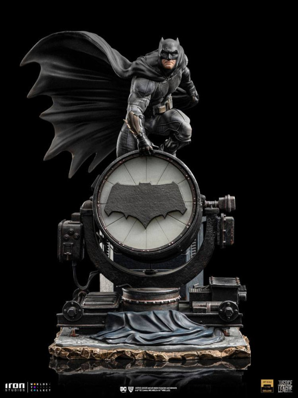 Zack Snyder's Justice League Deluxe Art Scale Statue 1/10 Batman on Batsignal 28 cm 2