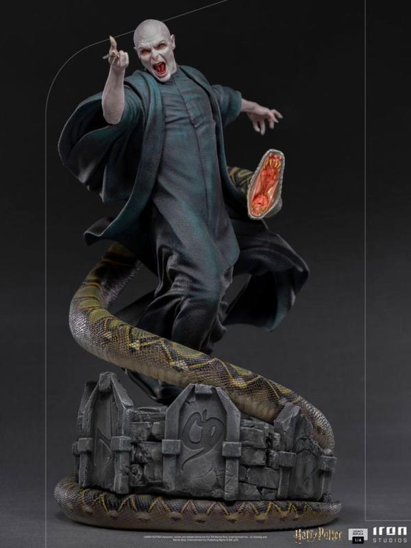 Harry Potter Legacy Replica Statue 1/4 Voldemort & Nagini 58 cm 1