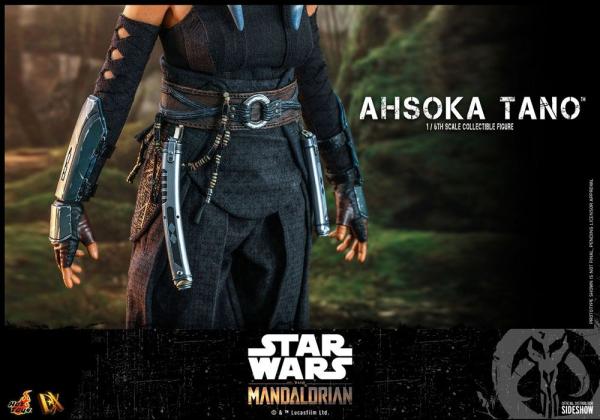 Star Wars The Mandalorian: Ahsoka Tano 1/6 Action Figure - Hot Toys