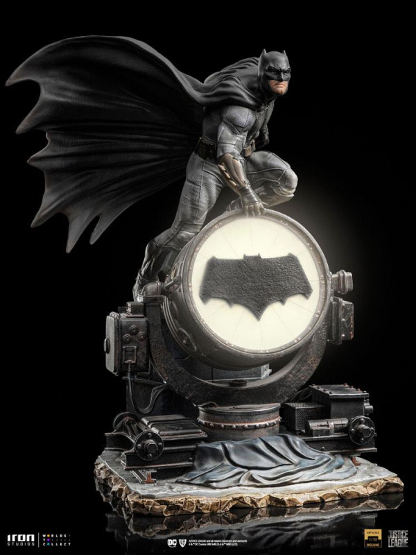 Zack Snyder's Justice League Deluxe Art Scale Statue 1/10 Batman on Batsignal 28 cm 12