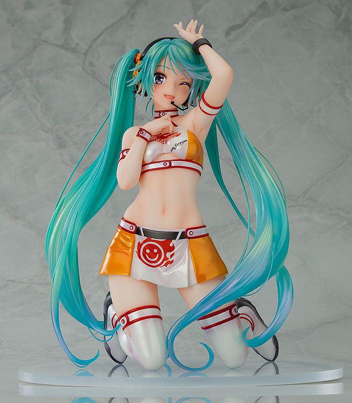 Hatsune Miku GT Project PVC Statue 1/7 Racing Miku 2010 Ver. Art by Kentaro Yabuki 18 cm