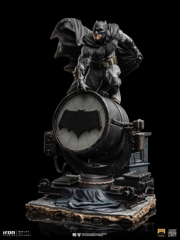 Zack Snyder's Justice League Deluxe Art Scale Statue 1/10 Batman on Batsignal 28 cm 6