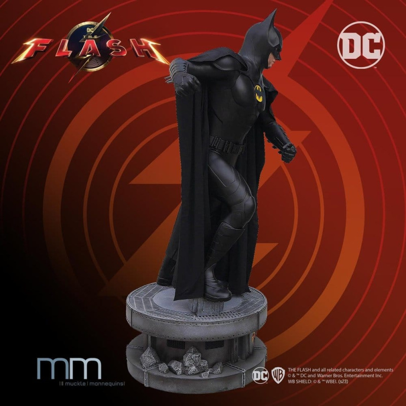 The Flash Life-Size Statue Batman Keaton 228 cm 3