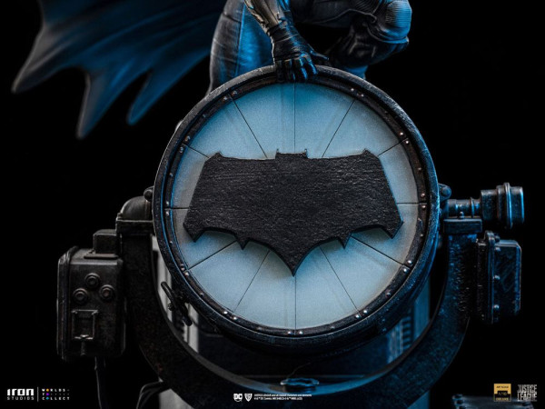 Zack Snyder's Justice League Deluxe Art Scale Statue 1/10 Batman on Batsignal 28 cm 8