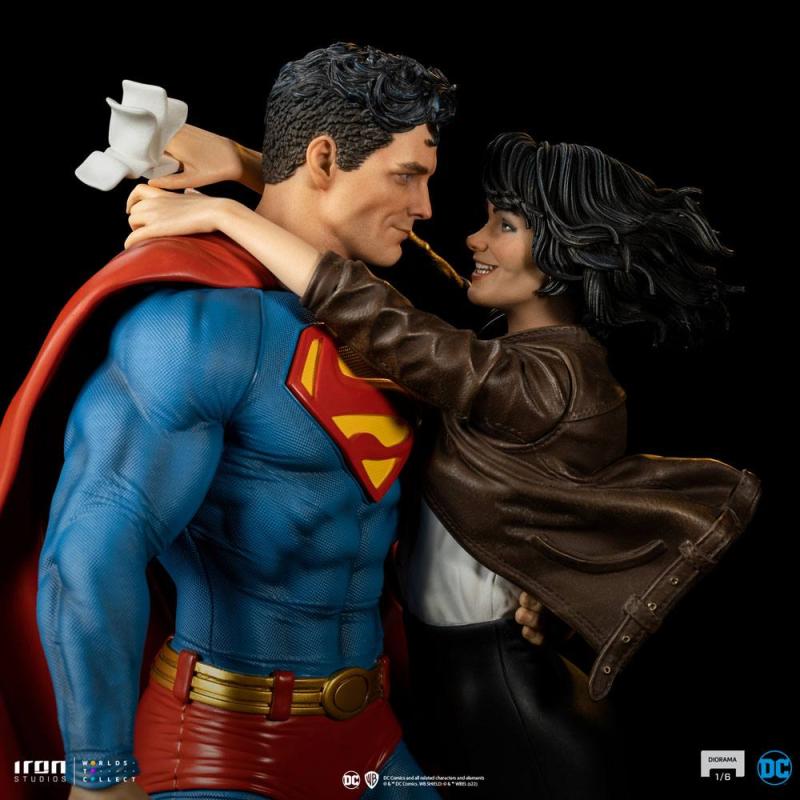 DC Comics: Superman & Lois 1/6 Diorama - Iron Studios
