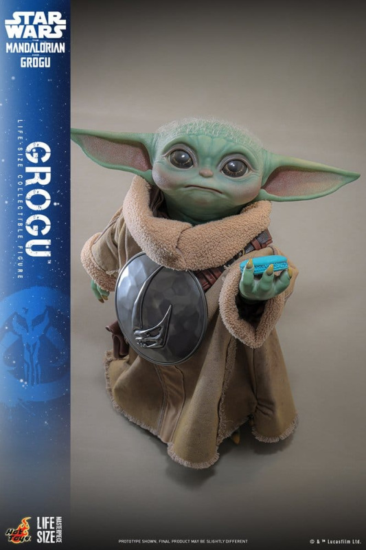 Star Wars: The Mandalorian & Grogu Life-Size Figure Grogu 38 cm 4