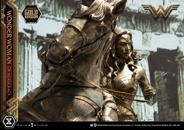 Wonder Woman: Wonder Woman on Horseback Gold Version 138 cm Statue - Prime 1 Studio