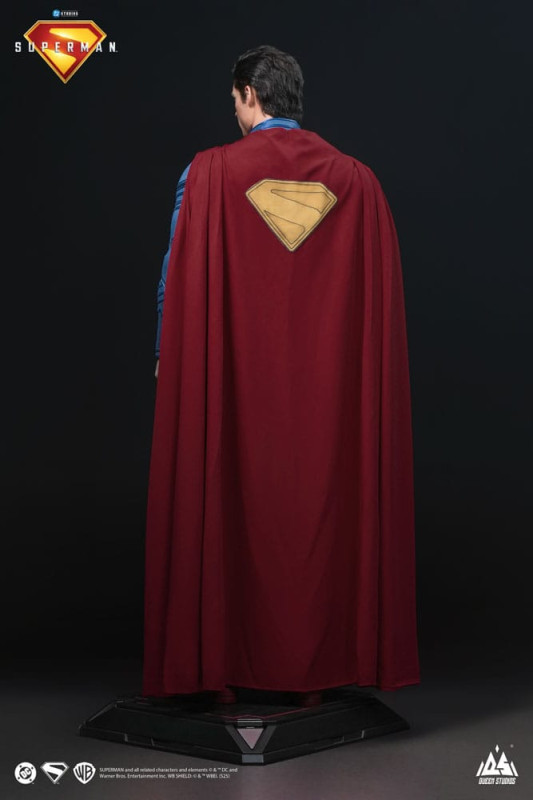 Superman 2025 Life-Size Statue Superman 208 cm 11