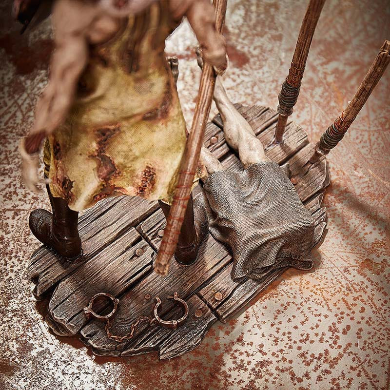 Silent Hill PVC Statue Red Pyramid Thing 30 cm 11