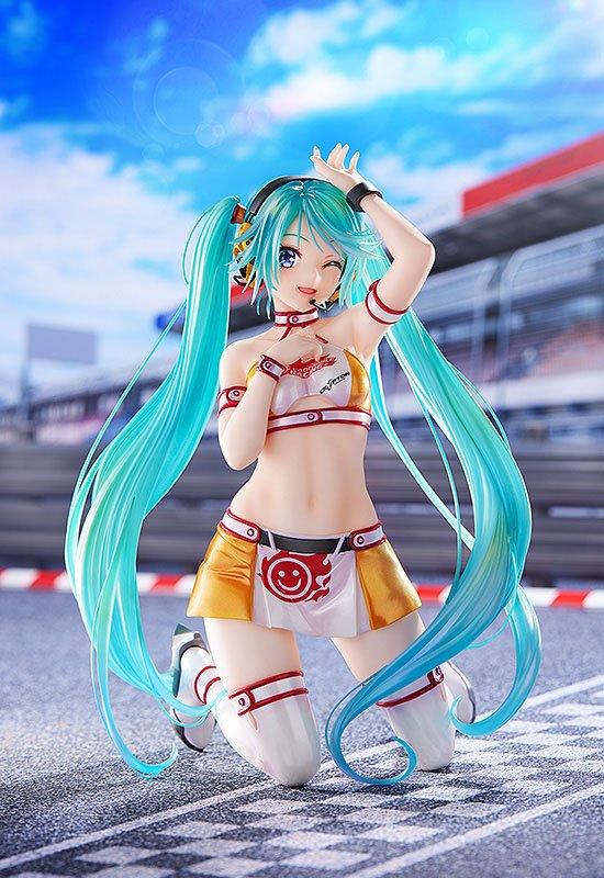 Hatsune Miku GT Project PVC Statue 1/7 Racing Miku 2010 Ver. Art by Kentaro Yabuki 18 cm