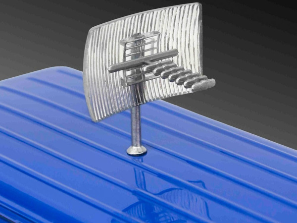 Stranger Things Model Kit 1/25 Squawk Van (Aqua Color) 21 cm 3