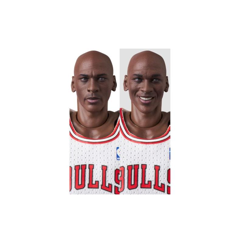 NBA MAFEX Action Figure Michael Jordan - Chicago Bulls HOME 17 cm