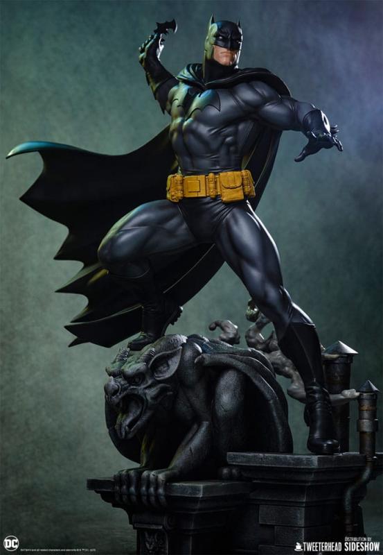 DC Comics: Batman (Black and Gray Edition) 1/6 Maquette - Tweeterhead