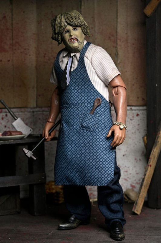 Texas Chainsaw Massacre Clothed Action Figure Leatherface with Old Lady Mask 20 cm 1