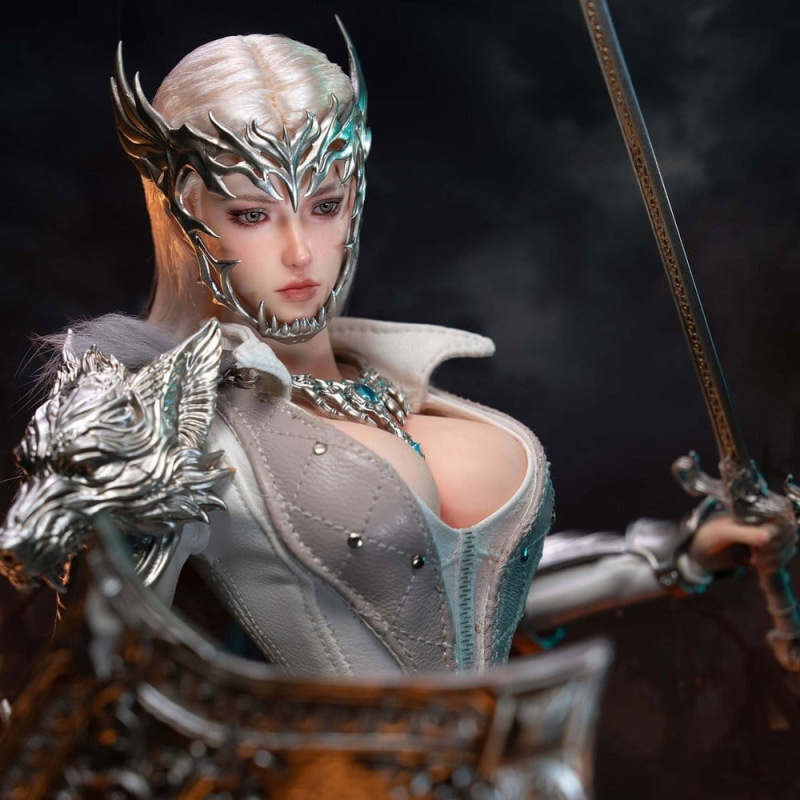 The Girl Under Wolf's Ward Action Figure 1/6 Alina (Silver) 30 cm 3