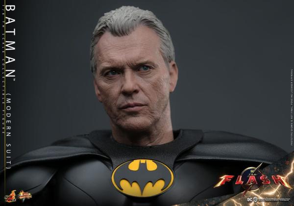 The Flash Movie Masterpiece Action Figure 1/6 Batman (Modern Suit) 30 cm