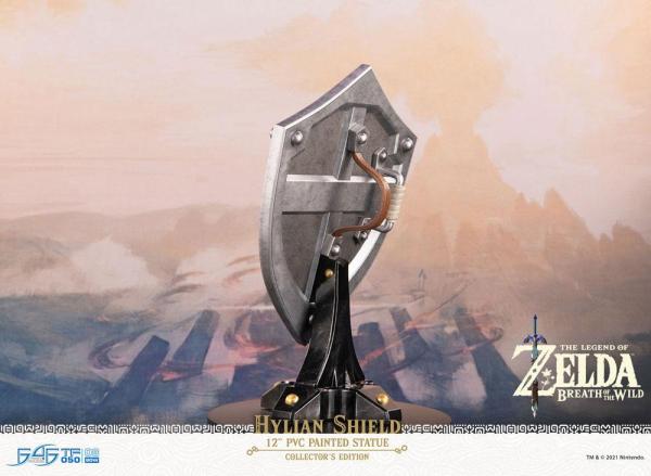 The Legend of Zelda Breath of the Wild PVC Statue Hylian Shield Collector's Edition 29 cm