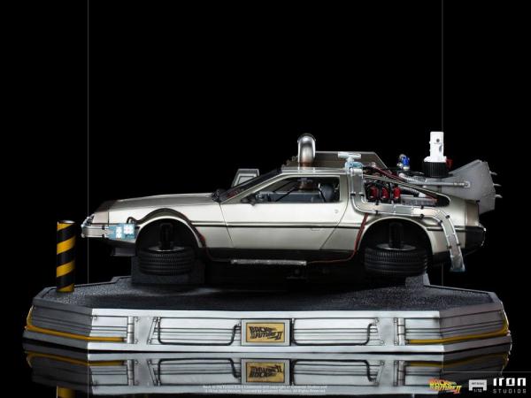 Back to the Future II: DeLorean 1/10 Art Scale Statue - Iron Studios