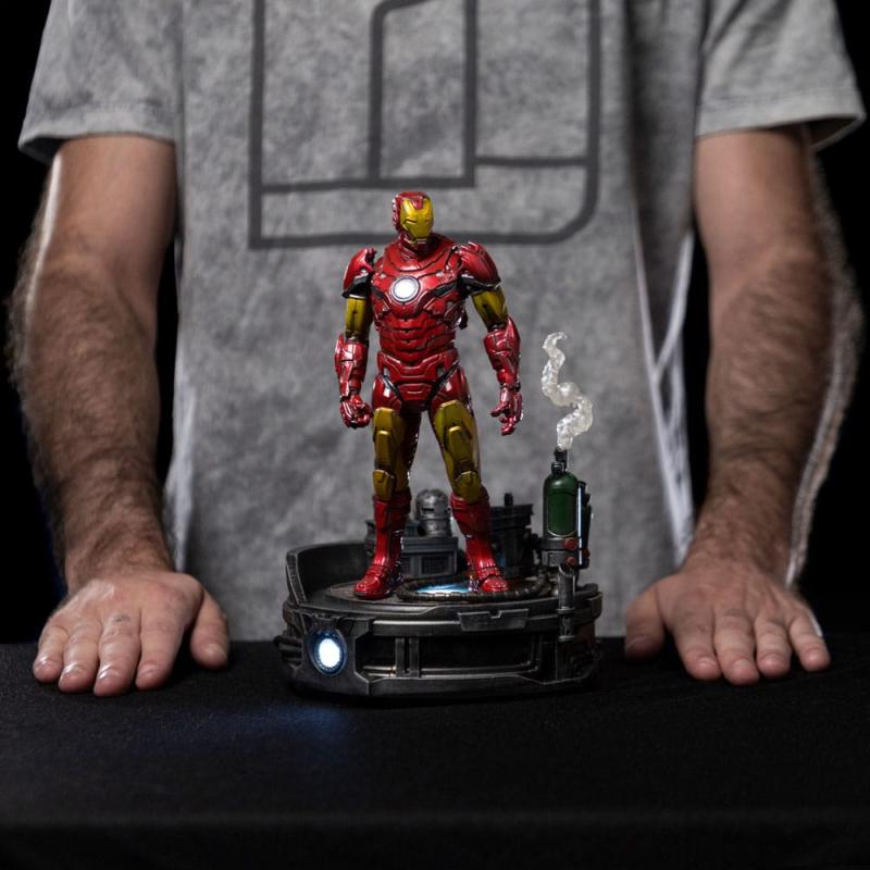 Marvel: Iron Man Unleashed 1/10 Deluxe Art Scale Statue - Iron Studios