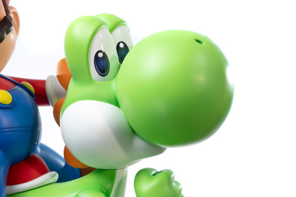 Super Mario Statue Mario & Yoshi 48 cm 12