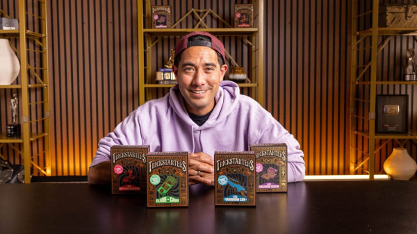 Trickstarters by Zach King Magic Trick Box The Conjuring Crayon 1