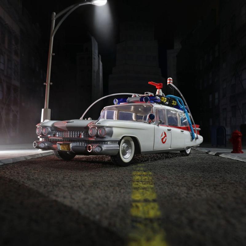 Ghostbusters Plasma Series Vehicle 1/18 Ecto-1 (1984)