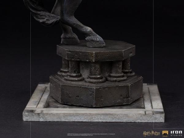 Harry Potter: Ron Weasley at the Wizard Chess 1/10 Deluxe Art Scale Statue - Iron Studios