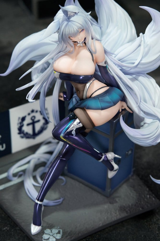 Azur Lane PVC Figure 1/7 Shinano Moonlit Chrome Ver. 25 cm 9